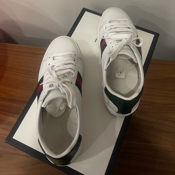 Gucci White Sneakers for Women size 37 - Picture 4 of 8